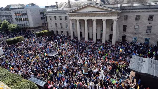 A big crowd in front of the GPO in Dublin protesting water charges.