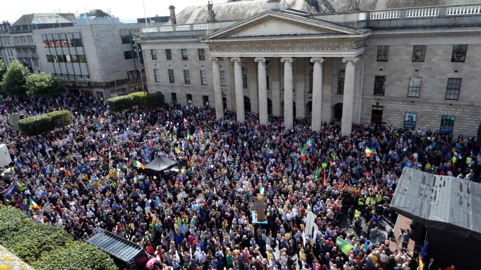 A big crowd in front of the GPO in Dublin protesting water charges.