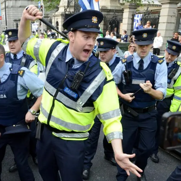 Gardaí attack water protest at Dáil