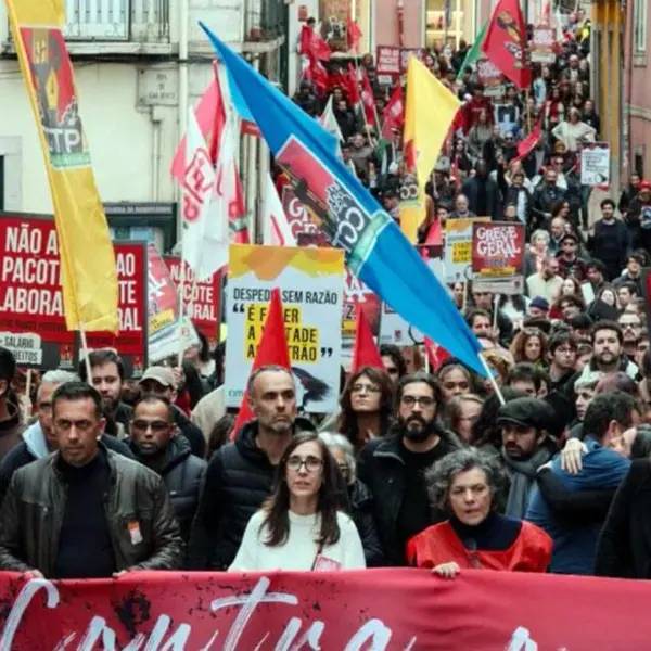 Workers' march Portugal general strike