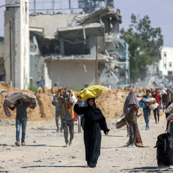 Palestinians returning home