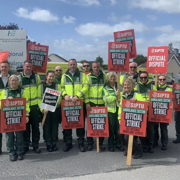 ambulance workers on picket